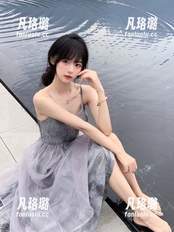 Bangni邦尼 在Bangni邦尼的私拍写真中探索家有女仆的优雅与温馨