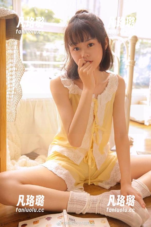 DKGirl御女郎 - UU阿文的独特视角：美脚作品汇聚在图库里，带你领略艺术的极致之美！