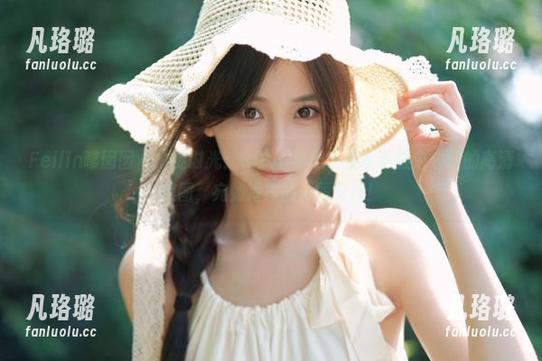 Feilin嗲囡囡-SiByl李思宁 Feilin嗲囡囡 - 捕捉时光:SiByl李思宁在水手服中展现的高清美图,宛如海洋的清丽女神!