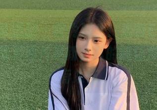 Feilin嗲囡囡 – 叹为观止！奶茶Emily女孩的新写真图片更新，真的能让你忘记所有烦恼