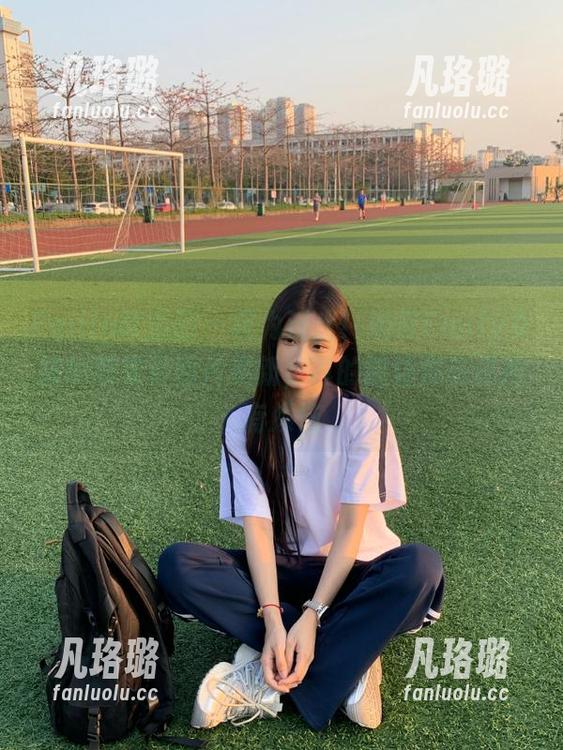 Feilin嗲囡囡 - 叹为观止！奶茶Emily女孩的新写真图片更新，真的能让你忘记所有烦恼
