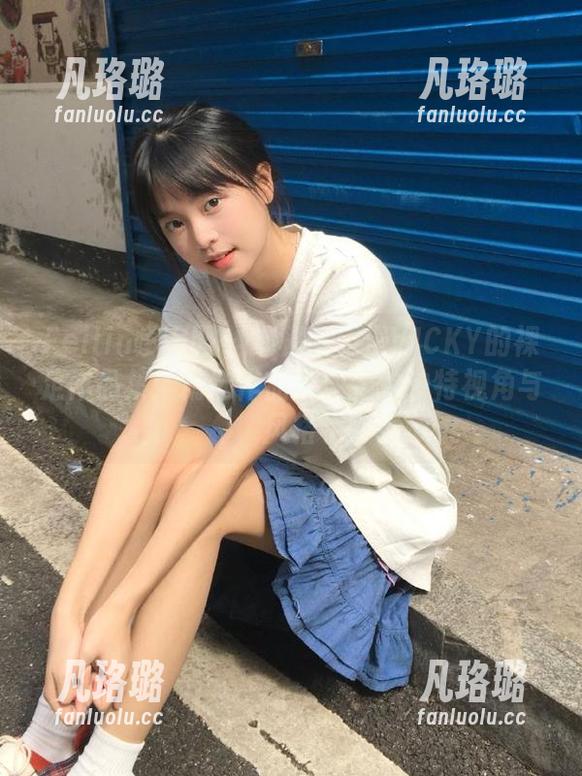 Feilin嗲囡囡 - 揭秘陈雅漫VICKY的裸足作品集：精选作品展现她的独特视角与风格