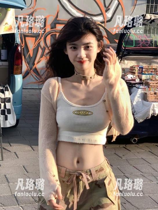 GIRLT果团网 - 龚玥菲日常图包下载，解锁她生活中那些温暖与感动的静谧瞬间！