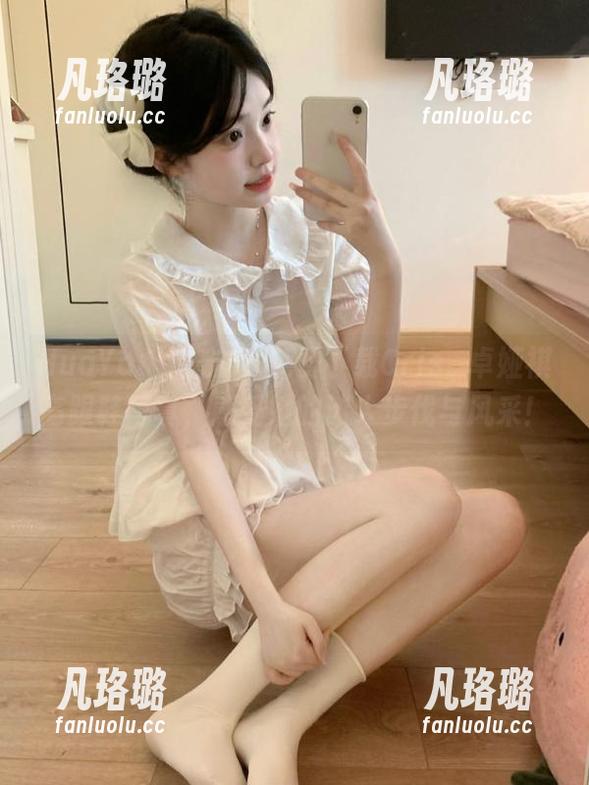 HuaYang花漾 - 免费下载Cris_卓娅祺高跟鞋写真，感受她的迷人步伐与风采！