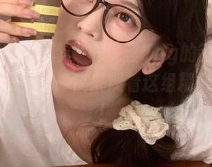HuaYang花漾 – 尤妮丝Egg的制服作品展现无限魅力，快来观看这组精彩写真吧！