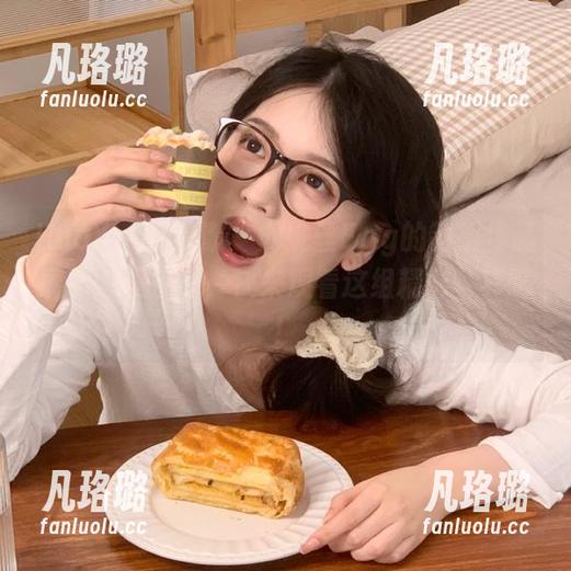HuaYang花漾 - 尤妮丝Egg的制服作品展现无限魅力，快来观看这组精彩写真吧！