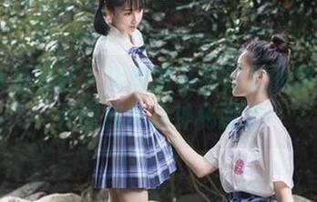 IMiss爱蜜社 – 泥鳅鳅在红裙里的梦想：掀开图库作品神秘面纱