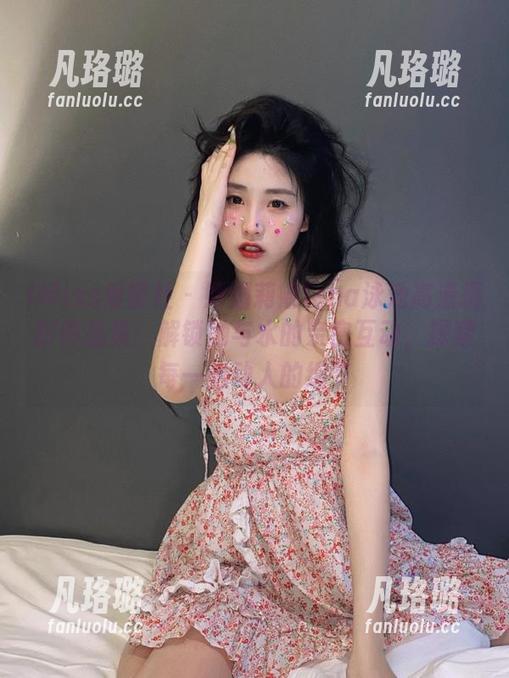 IMiss爱蜜社 - 娇媚莉娜lena泳池高清摄影作品集：解锁她与水的亲密互动，探索每一张动人的细节