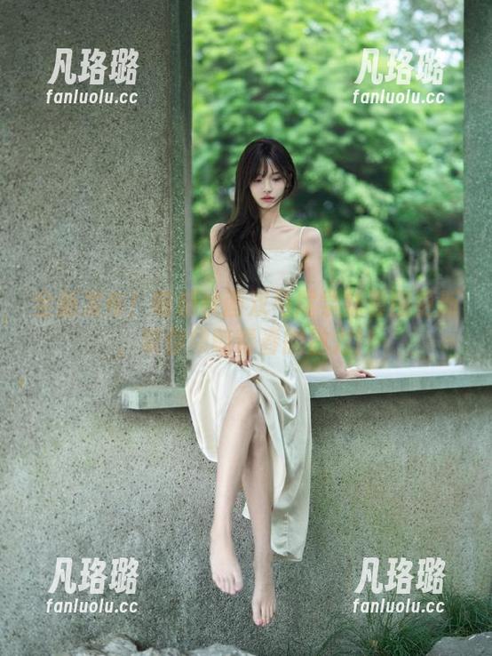 全新发布！喵糖映画双马尾学妹套图更新，带你领略青春的魅力！