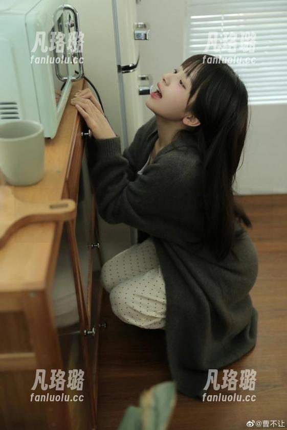 马尾少女写真大赏：在线浏览喵糖映画精美图片，尽情享受视觉盛宴！