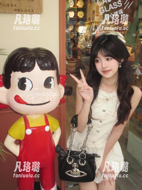 MiStar魅妍社-大奶昔Kyra MiStar魅妍社 - 大奶昔Kyra泳池美景集合:夏日写真图册让你心动不已