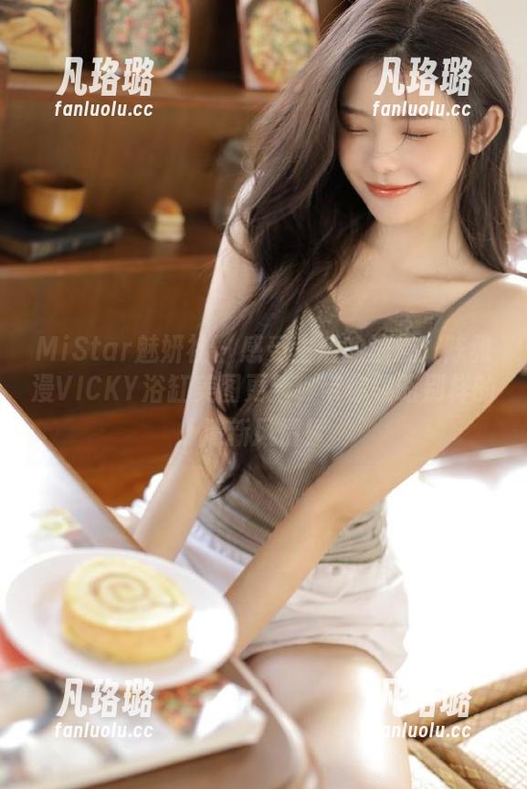 MiStar魅妍社 - 感受生活的浪漫：陈雅漫VICKY浴缸美图更新，带你领略别样的清新风情！