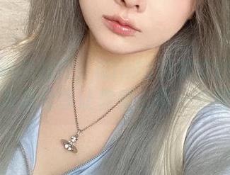 玩转时尚与创意：NinJa阿寨寨的吊带袜写真集分享让你爱上每一个细节