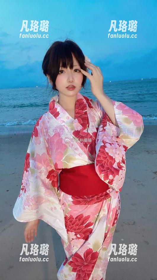 Nyako喵子灰丝写真精品，精选原图献上流畅的美感与艺术气息