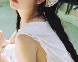 快来欣赏PoppaChan的初音RabbitHole写真图册，心动满满的可爱时光！