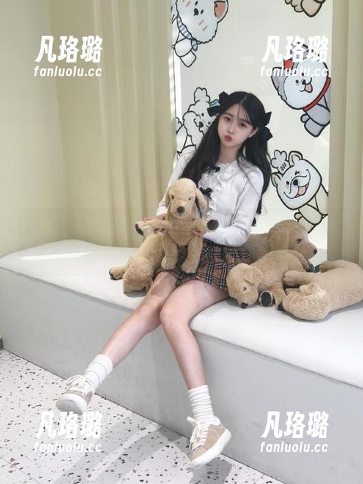 TGOD推女神-谭晓彤 TGOD推女神 - 谭晓彤带你领略女神Elise的魅力:不可错过的美图资源!