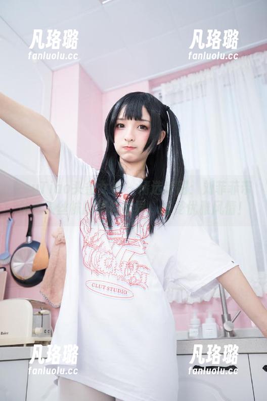 TouTiao头条女神-刘菲菲 TouTiao头条女神 - 精选套图:刘菲菲带你走入丝袜的梦幻世界,感受优雅风情!
