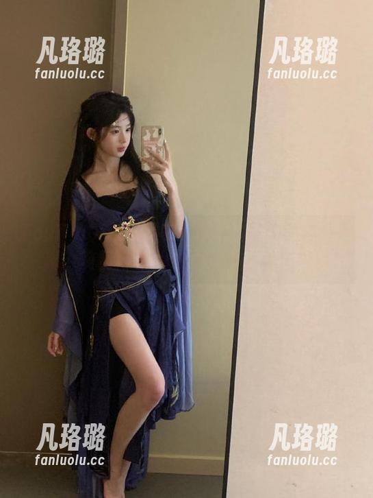 TouTiao头条女神-周熙妍 TouTiao头条女神 - 周熙妍呈现的套装写真:美图与照片中饱含的心意与故事