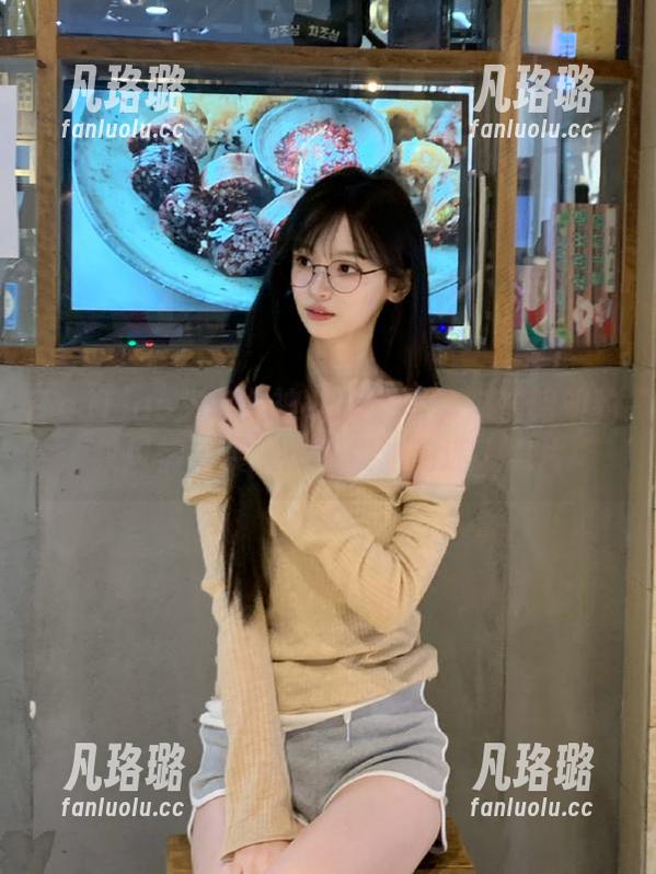 TouTiao头条女神-崔昭妍 TouTiao头条女神 - 高清写真:崔昭妍豹纹风情,展现随性优雅的迷人照片