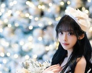 TouTiao头条女神 – 深入幻雪儿的泳池世界：精彩合集分享让你领略不一样的夏日风情