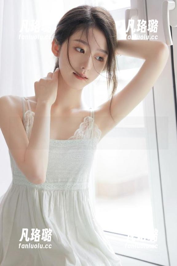 TouTiao头条女神-查莉娅 TouTiao头条女神 - 让查莉娅的白丝写真带你领略梦幻与现实的交融