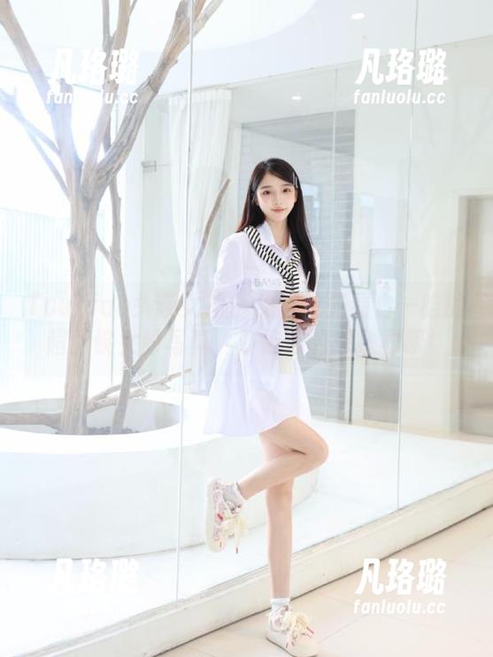 TouTiao头条女神-白一晗 TouTiao头条女神 - 免费抢先看白一晗的超级碗女郎写真,打破你的想象界限!