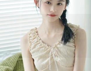 TouTiao头条女神 – 穆菲菲内衣性感作品在线欣赏，带你领略无与伦比的娇媚之姿！