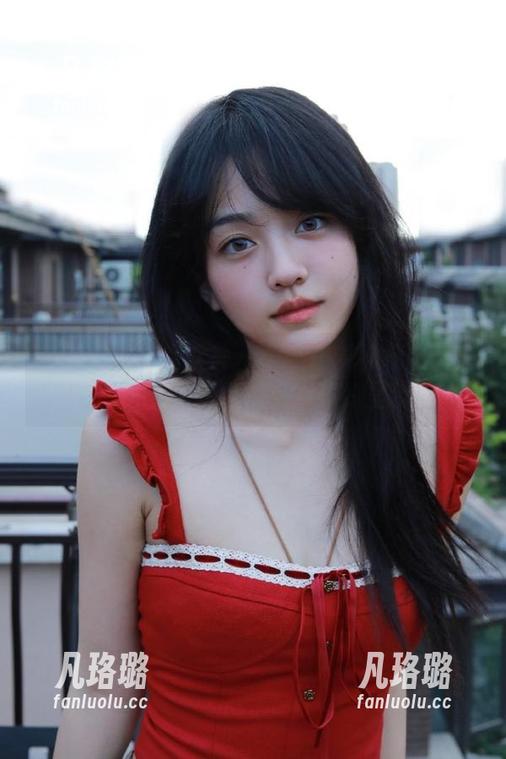 TouTiao头条女神-童安琪 TouTiao头条女神 - 童安琪礼服摄影合集:每一张壁纸都是诗意的呈现