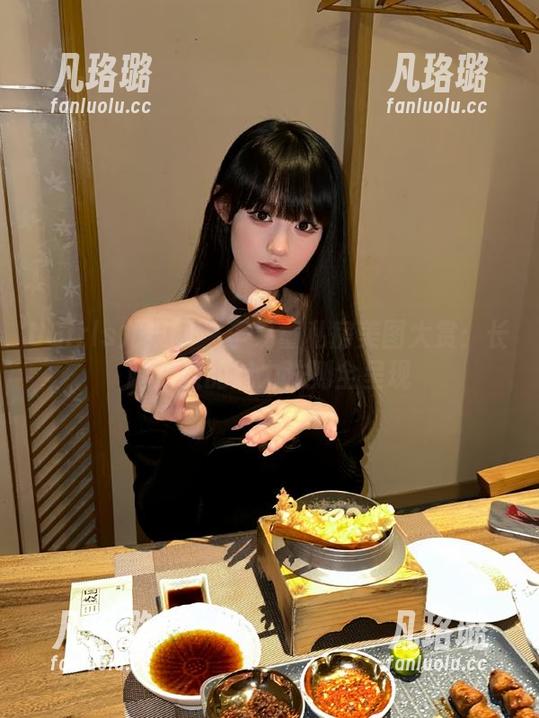UGirls尤果网 - 李易童私房美图大赏：长腿女孩的魅力法则全呈现