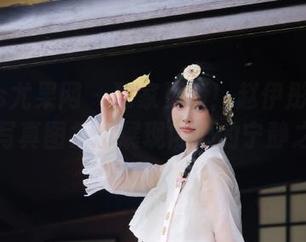 UGirls尤果网 – 独家更新！赵伊彤修女系列写真图集，展现内心的宁静之美