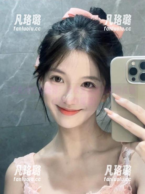 尤果网特别推荐：足球宝贝精美套图资源，让你一饱眼福！