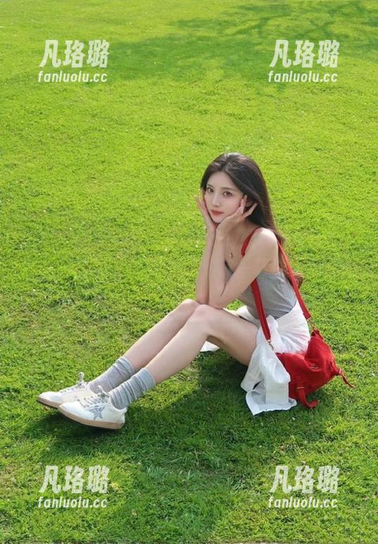 UXING优星馆 - 发现K8傲娇萌萌Vivian最新写真集《死库水》，每一幕都是心动瞬间！