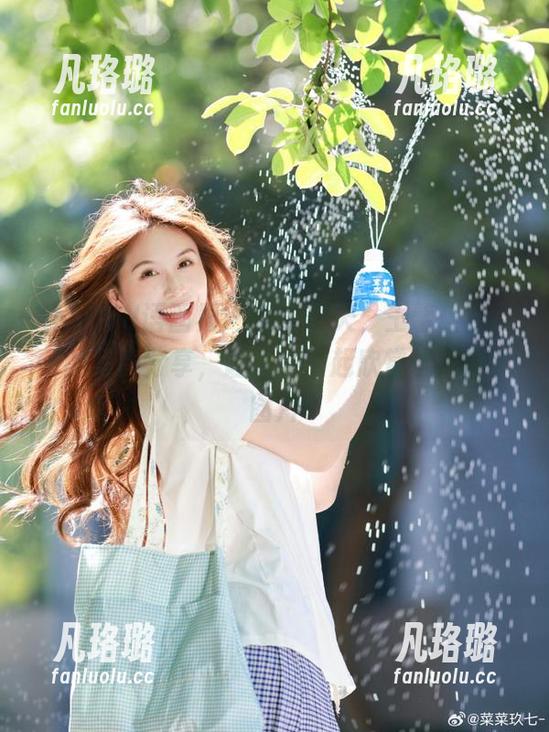 XIAOYU语画界-王馨瑶yanni XIAOYU语画界 - 美好夏天,王馨瑶yanni的写真分享,让我们一起欣赏这些精彩图片