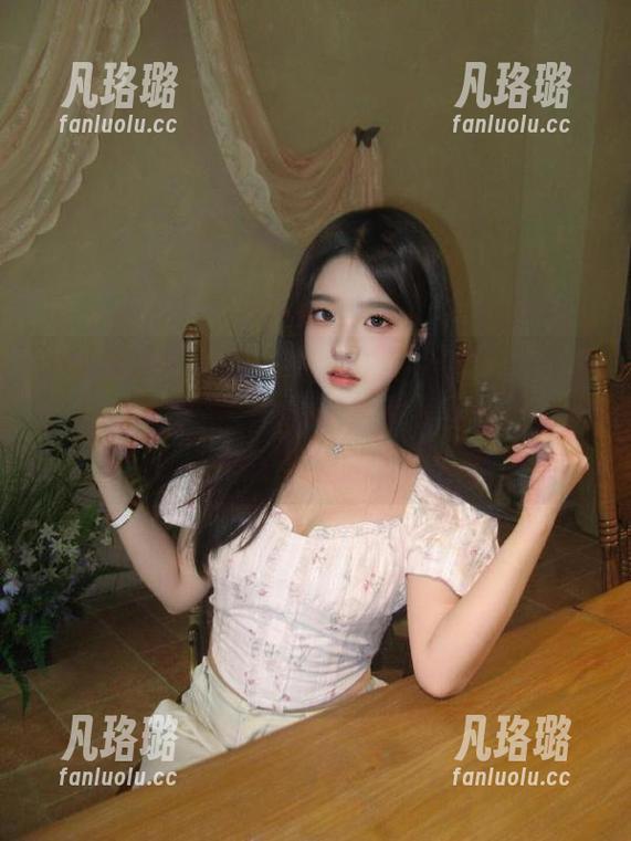 Xiuren秀人网 - 迷失在AngelaLee李玲的油亮视界：高清图库中每一幅作品都能颠覆你的想象
