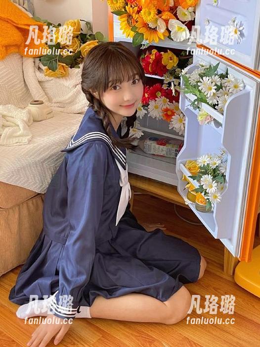 Xiuren秀人网-Lovely璐璐 Xiuren秀人网 - 解锁Lovely璐璐厨娘的原图,观看不一样的美食拍摄技巧
