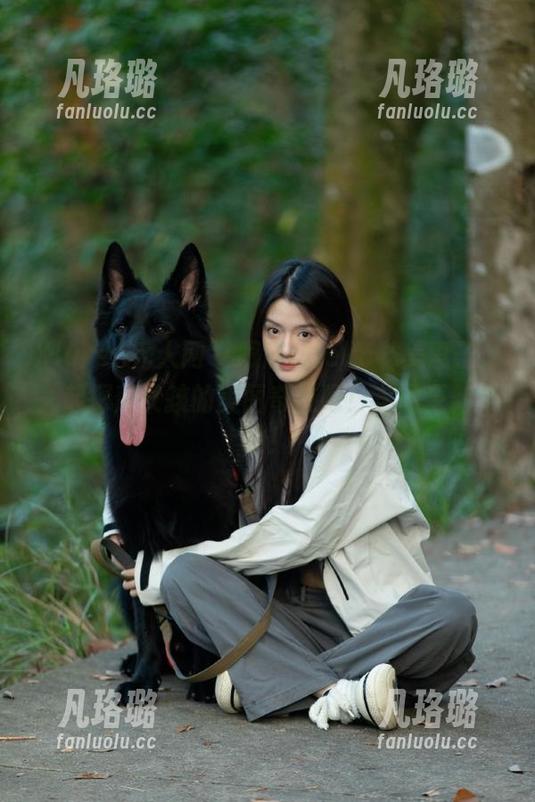 Xiuren秀人网-Mieko林美惠子 Xiuren秀人网 - 跟随Mieko林美惠子,一起探索女孩的美丽奇迹吧!美图更新来啦!