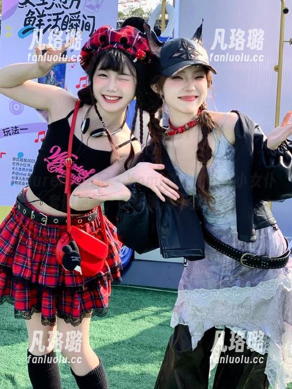 Xiuren秀人网-Yomi悠蜜 Xiuren秀人网 - Yomi悠蜜的可爱小女仆套图更新,萌趣满满不容错过!