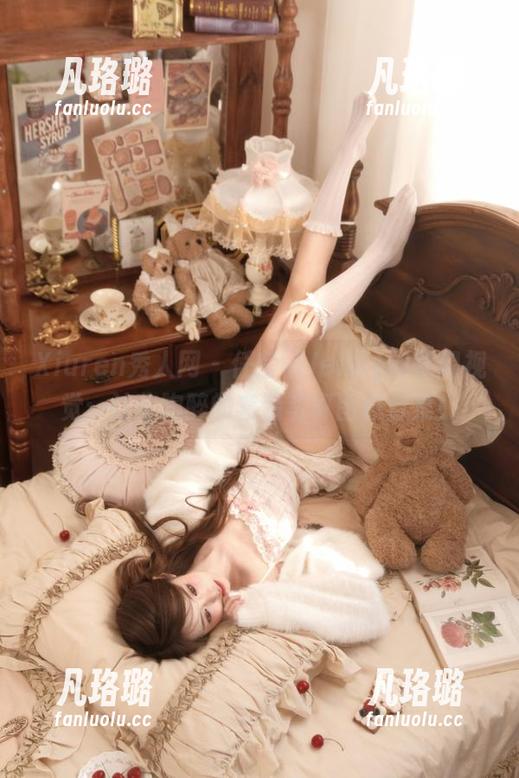 Xiuren秀人网 - 任莹樱Jenny的梦幻视觉：让你陶醉的套装写真图包合集！