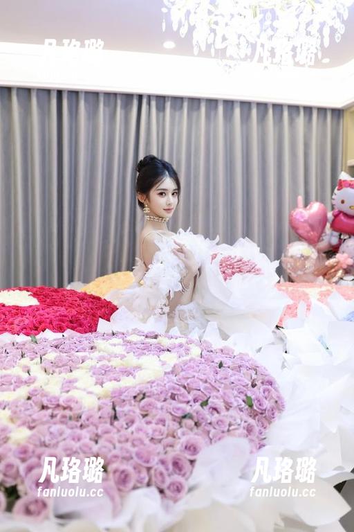 Xiuren秀人网-卓君Jeanes Xiuren秀人网 - 卓君Jeanes双人写真展示:情感与美丽的壁纸瞬间集锦