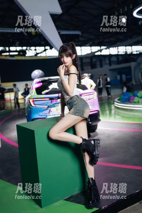 Xiuren秀人网 - 探索万圣节的奇妙，娜娜子yy全套写真图片为你呈现绝美瞬间
