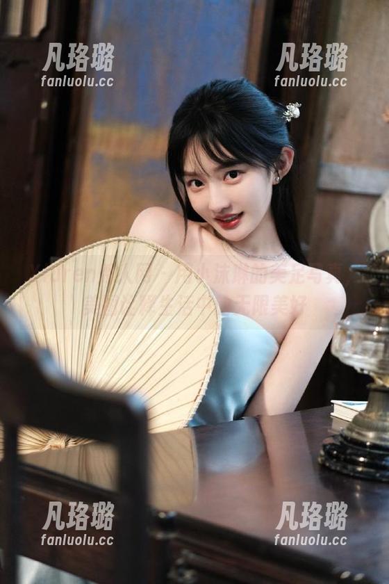 Xiuren秀人网-小沫琳 Xiuren秀人网 - 用小沫琳的美足写真,美图诠释生活中的无限美好