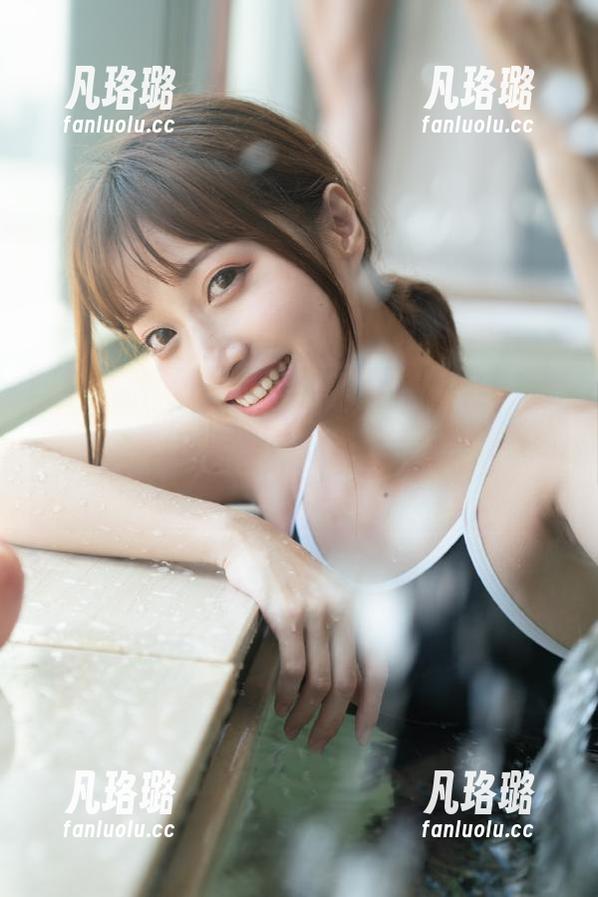 Xiuren秀人网 - 探寻小蛮妖Yummy的时尚之旅：精美棉袜图集资源，捕捉秋冬的温柔