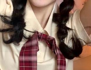 Xiuren秀人网 – 精选晚苏susu眼镜写真，感受她灵动的美与艺术的结合