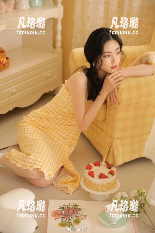Xiuren秀人网 - 月夕Lily最新棉袜系列：高清原图呈现时尚与舒适的完美结合