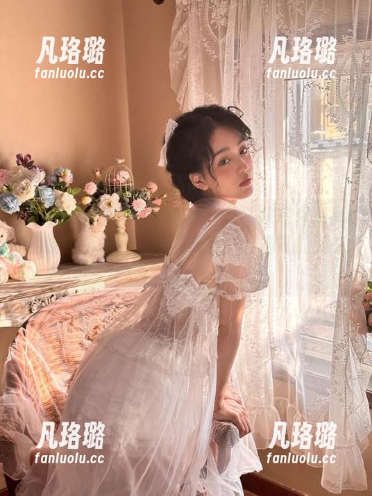 Xiuren秀人网 - 白兔西希花嫁写真精彩资源免费放送，尽请期待梦幻婚礼的到来！