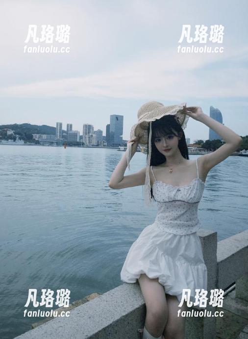 Xiuren秀人网-白茹雪abby Xiuren秀人网 - 白茹雪abby的定制写真,连衣裙演绎优雅的时尚之旅