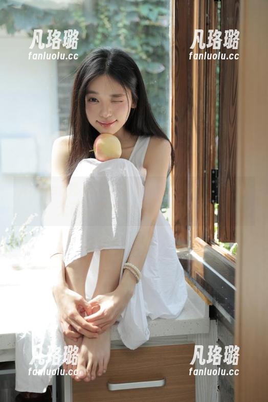 Xiuren秀人网-米妮大萌萌 Xiuren秀人网 - 夏天无圣光写真:米妮大萌萌带你享受阳光与笑容