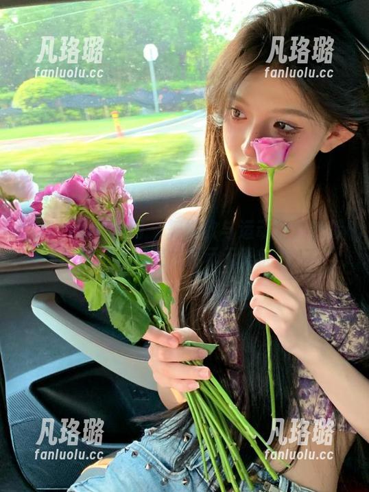 Xiuren秀人网-舞媚歆 Xiuren秀人网 - 舞媚歆与运动的亲密接触:私拍美图展示无限魅力