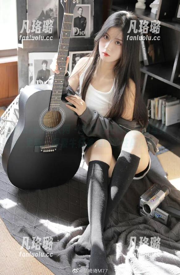 Xiuren秀人网-陈小喵 Xiuren秀人网 - 热门博主陈小喵的写真更新:探索牛仔裤美腿的性感风情
