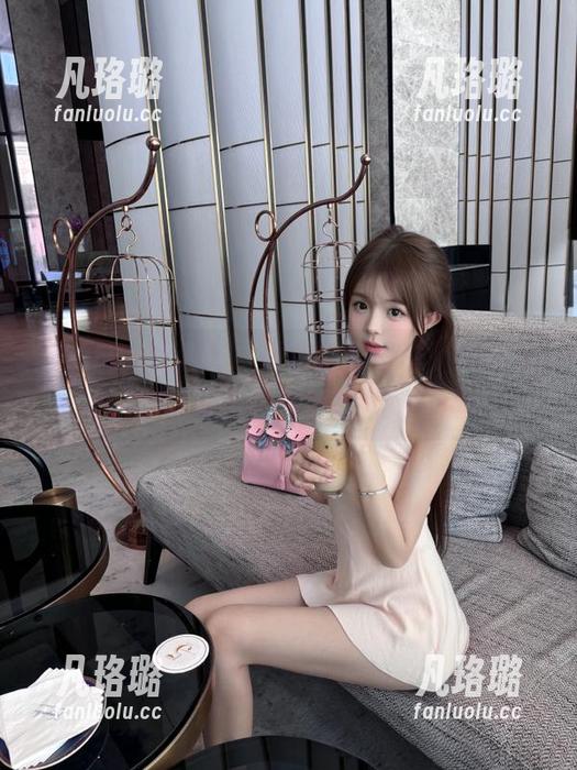 Xiuren秀人网 - 原图福利放送，风景尤美的清纯写真陪你度过美好时光！